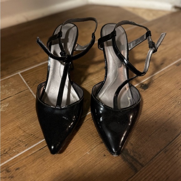 Tahari Black Patent Leather Strappy Heels – Size 7.5 - Picture 2 of 7